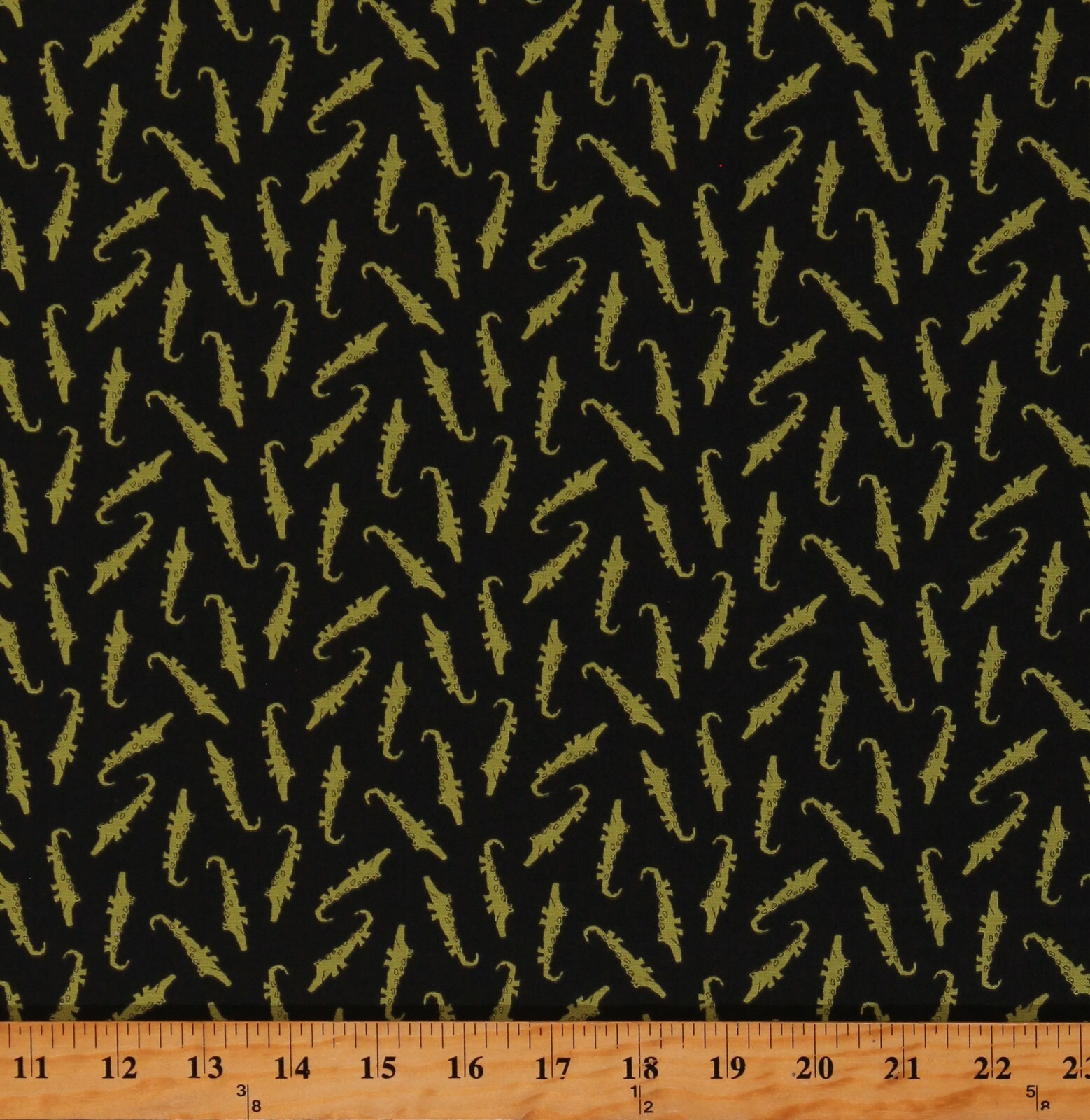 Cotton Alligators Crocodiles Reptiles Cotton Fabric Print by the Yard D380.39