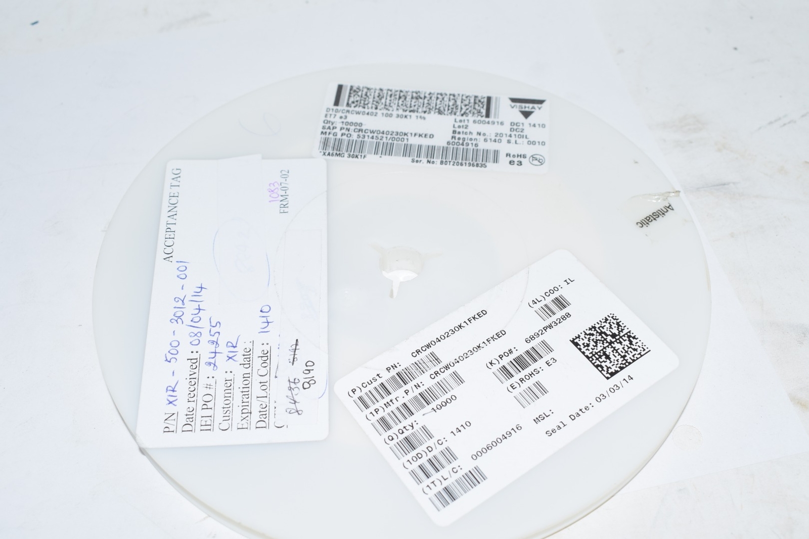 Reel of 8190 NEW Vishay Dale CRCW040230K1FKED 30.1 kOhms ±1% 0.063W, 1/16W Chip