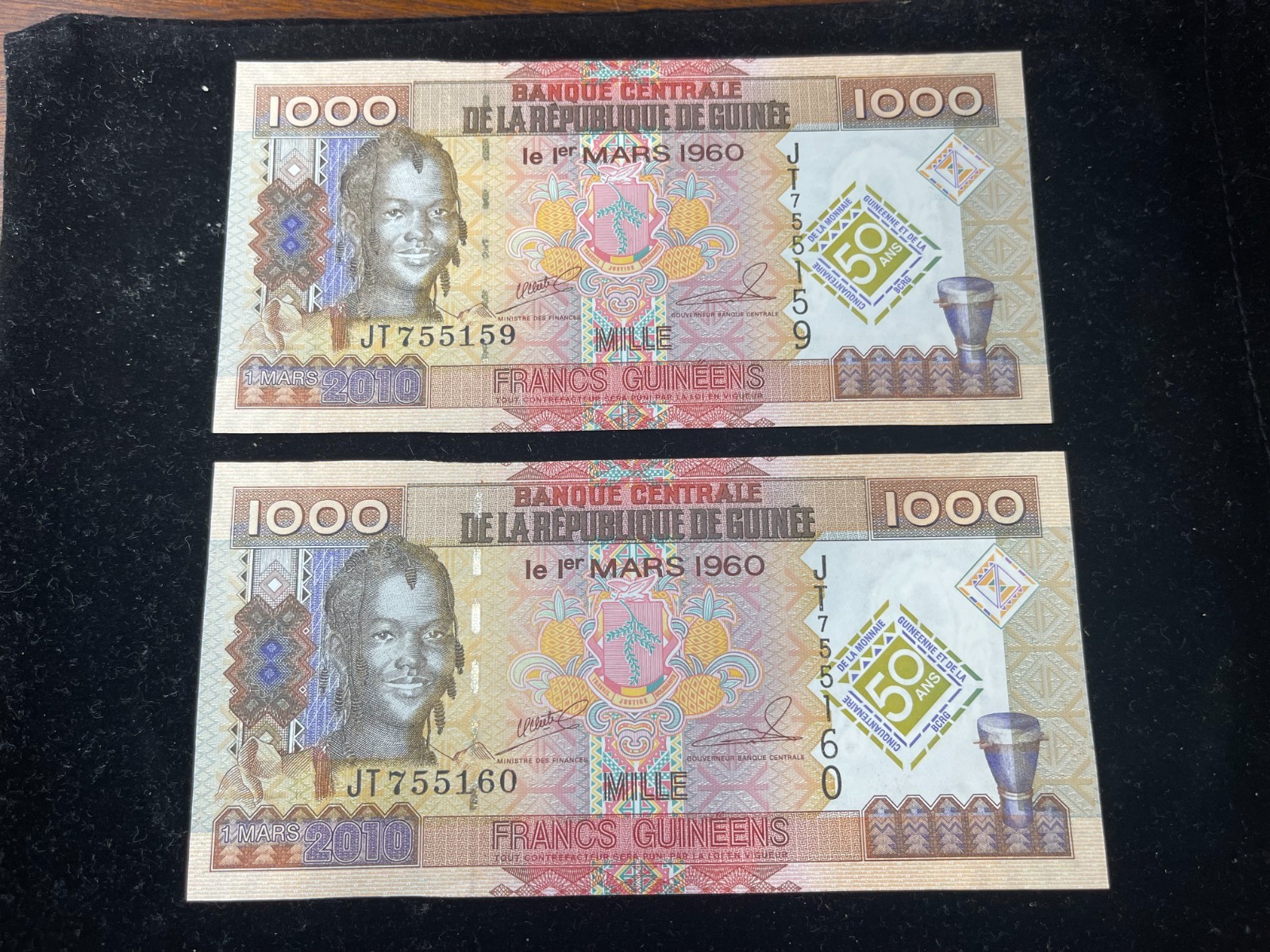 1960 Guniea 1000 Francs 2 Consecutive Banknotes Lot