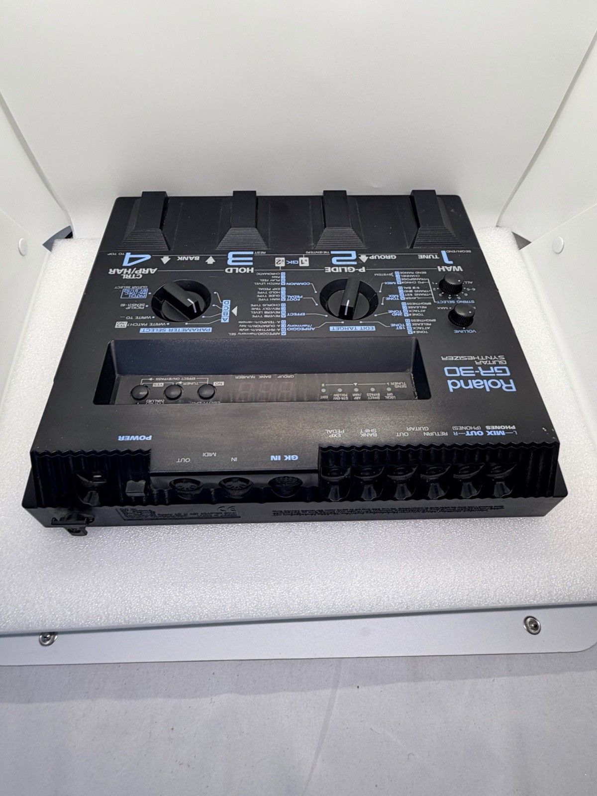 Roland GR-30 Guitar Synthesizer Processor Multi Effects Pedal w/ Power Supply