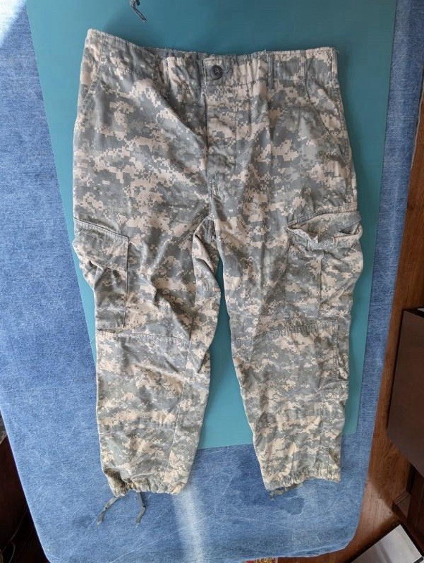 ACU Digital Pants Large/short NSN:8415-01-519-8432