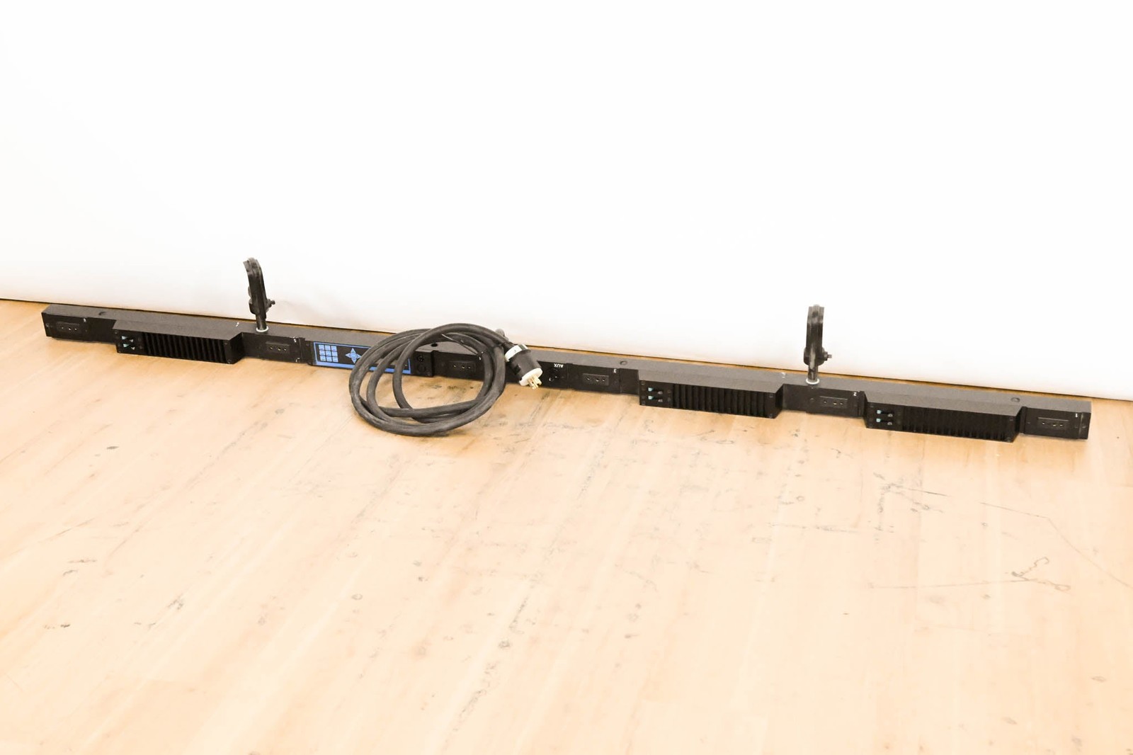 ETC SB6-10M 6 x 10A (1200W) SmartBar with Stage Pin Connectors CG014JA