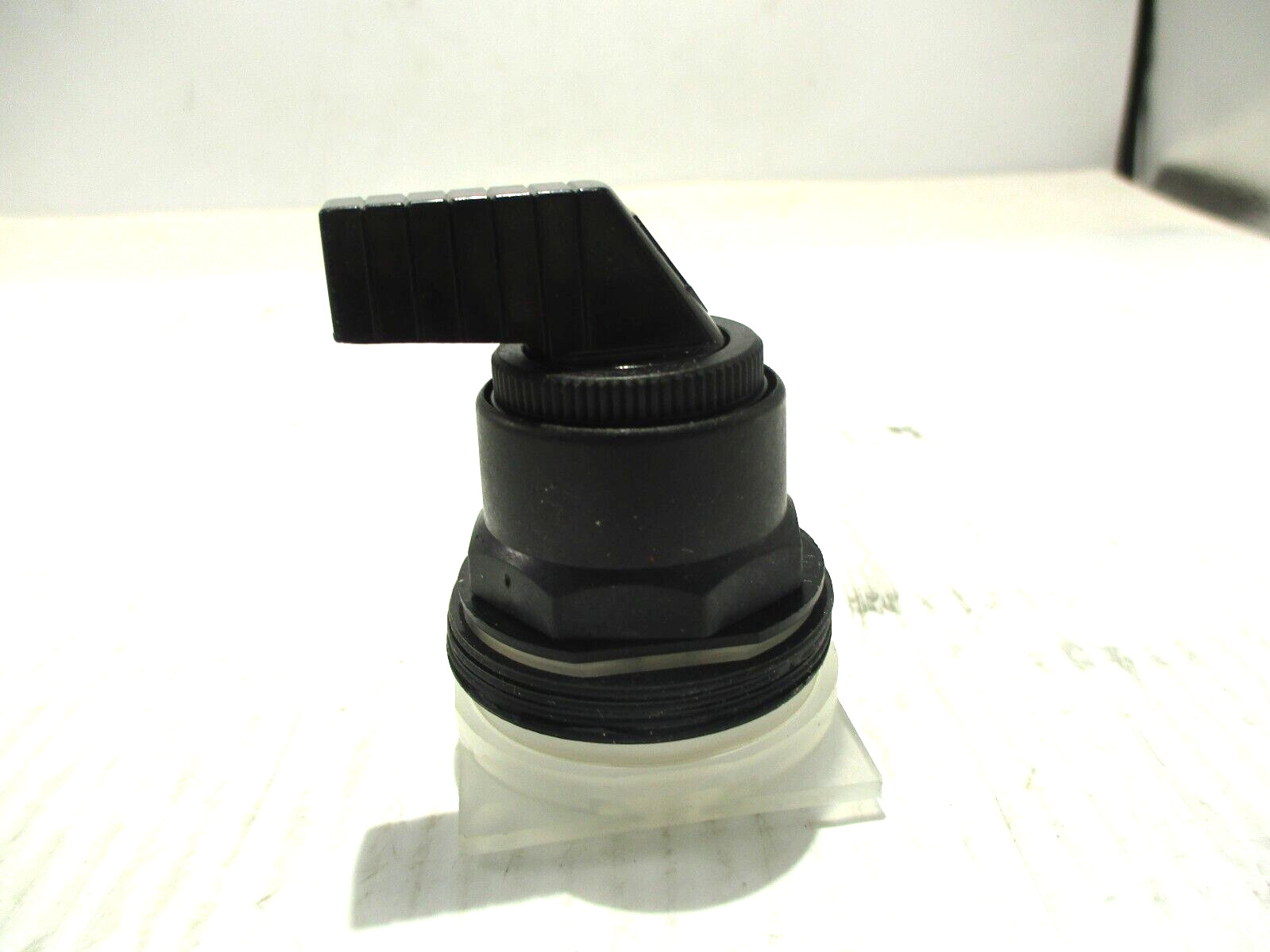 NEW SCHNEIDER ELECTRIC 9001SKS63FB 3 POSITION MOMENTARY SELECTOR SWITCH