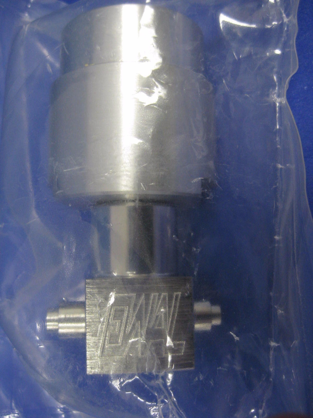 Parker Ewal SS Diaphragm Valve 3- Ports, 1/4" Tube Stub, NC, New