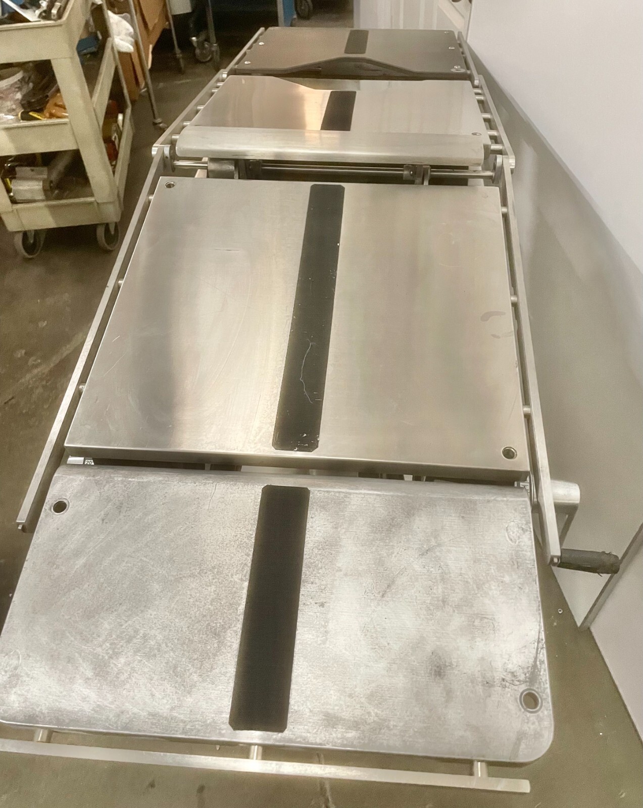 AMSCO 2080 manual surgical table and pads set