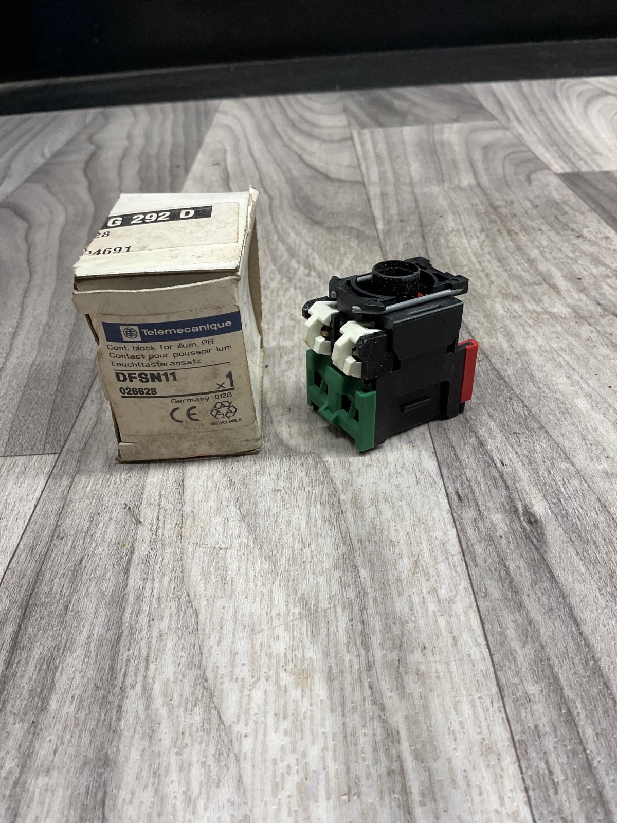 TELEMECANIQUE DF-SN11 CONTACT BLOCK DA11 #4012F147SI