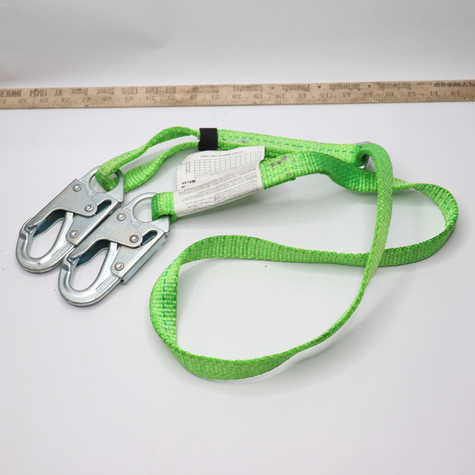 Honeywell Adjustable Web Lanyard w/2 Locking Green 4' to 6' 210TWLS-Z7/6FTGN