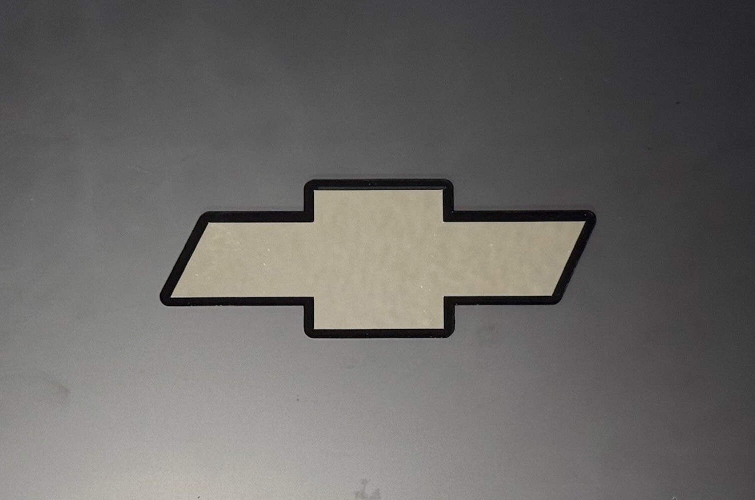 1998 - 2004 Chevrolet S10 2ND GEN Front Bowtie Emblem S10 bow tie Black & Chrome