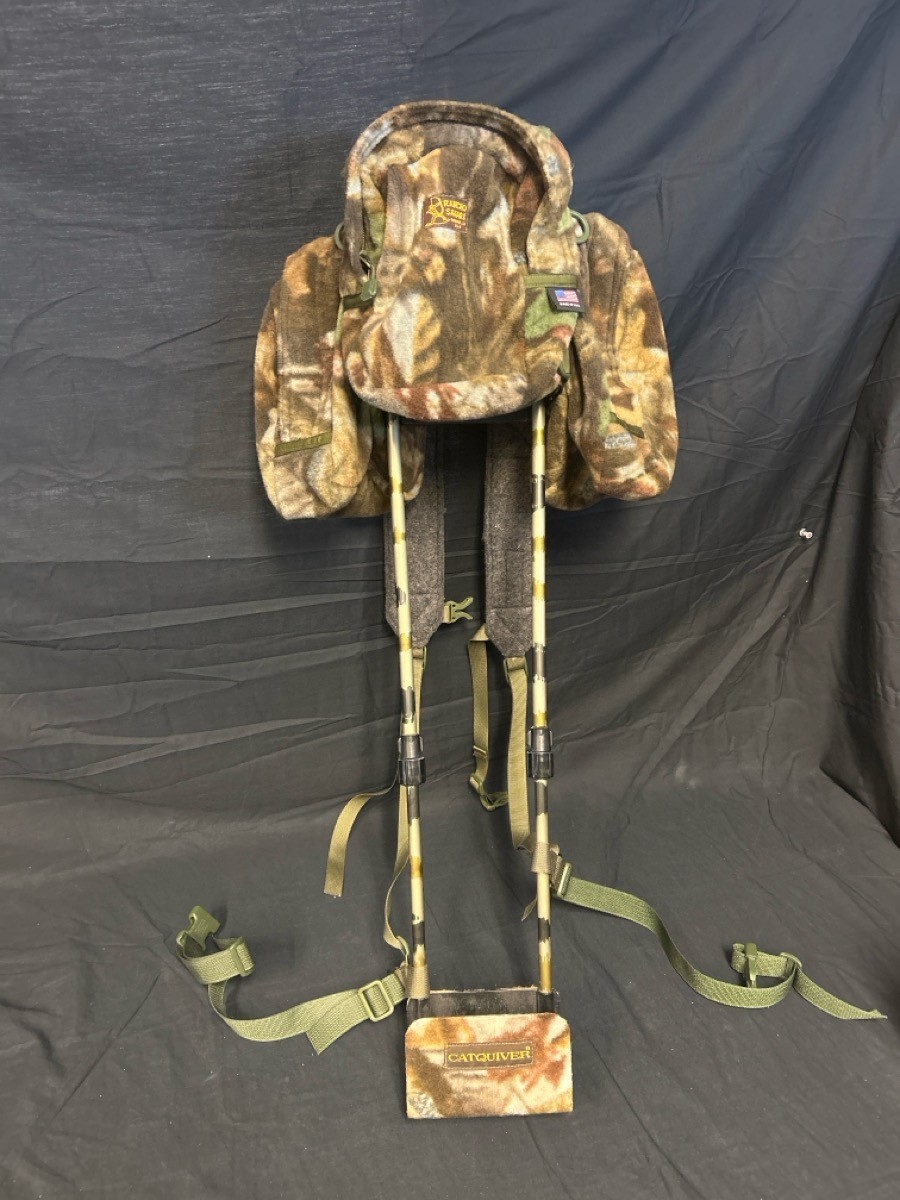 VINTAGE RANCHO SAFARI CATQUIVER BACKPACK W/ 3 ARROWS (B26006056)