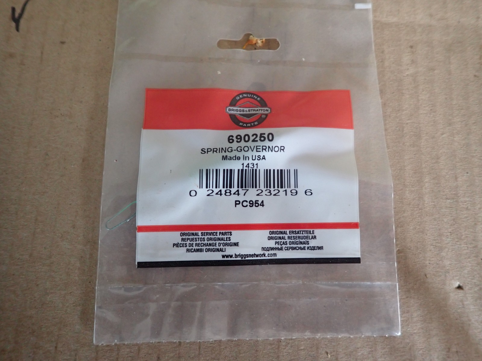 ONE New   Briggs & Stratton 690250 Governor Spring Factory Sealed PKG