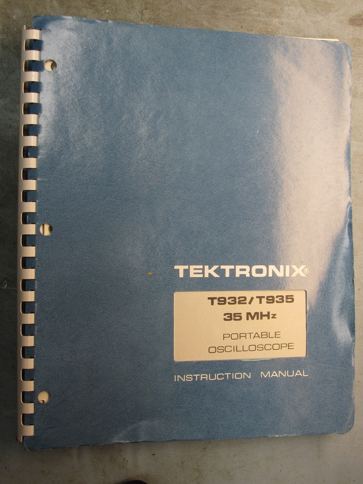 TEKTRONIX T932/T935 Portible Oscilloscope Instruction manual, Very Nice!