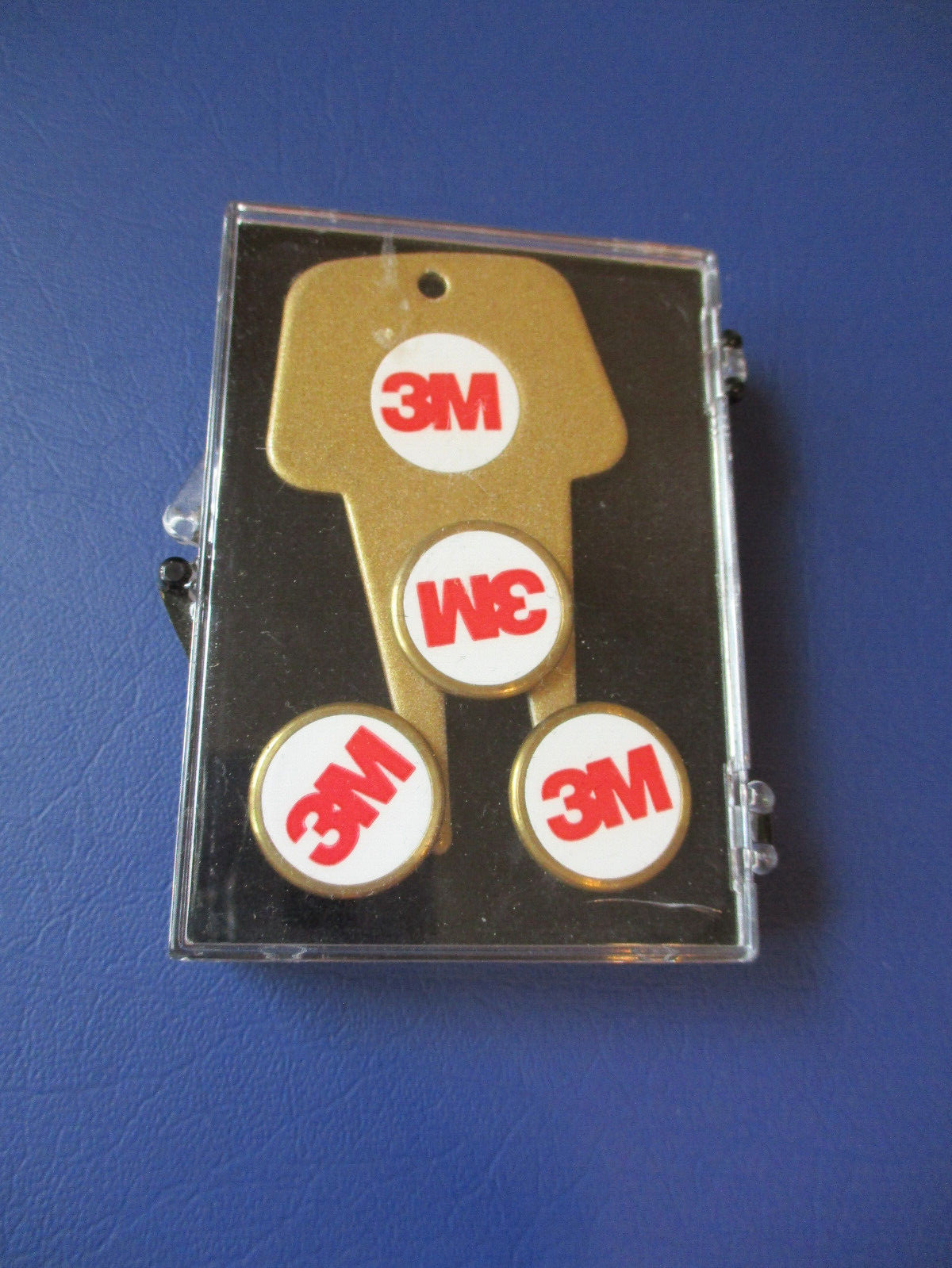 Vintage 3M GOLF BALL MARKERS AND DIVOT REPAIR TOOL 4PC SET IN CASE NEW HTF *
