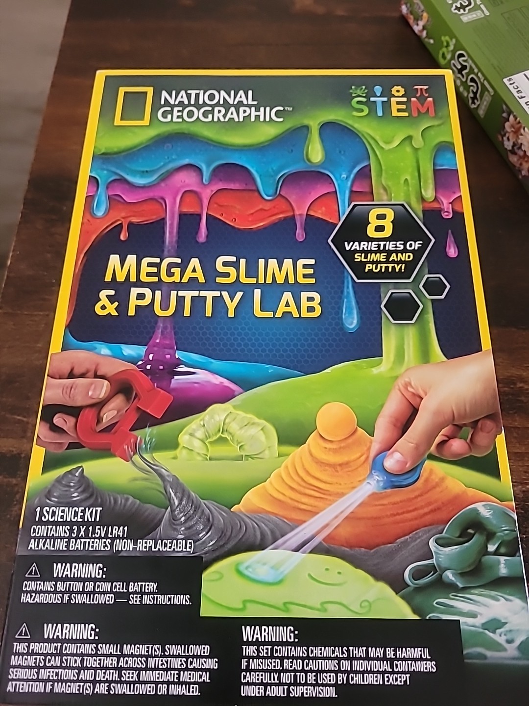 National Geographic Mega Slime Kit & Putty Lab - 8 Types of Slime $ Putty 8+