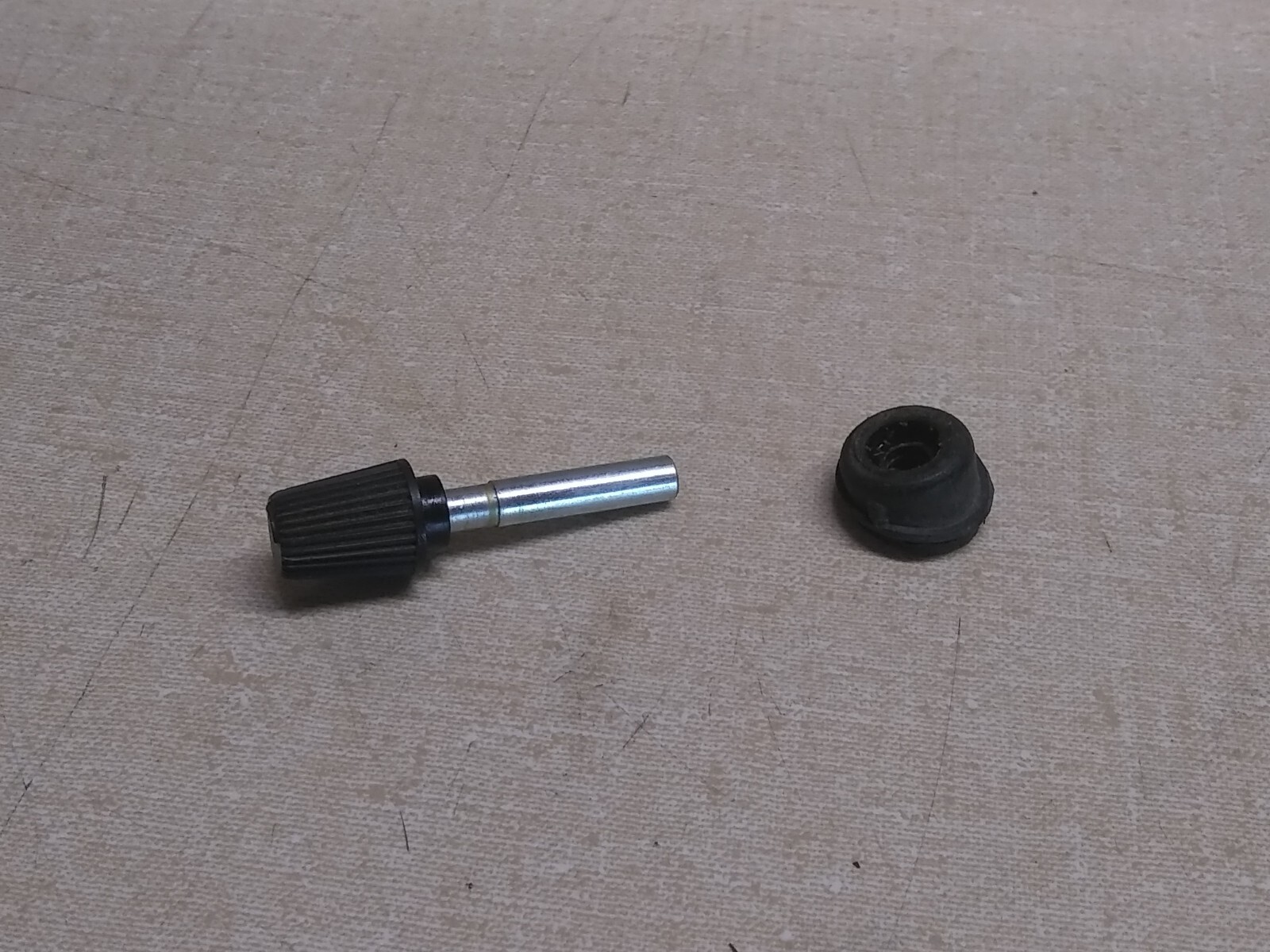KAWASAKI SPEEDOMETER ODOMETER REST KNOB KZ750 LTD 1980-83