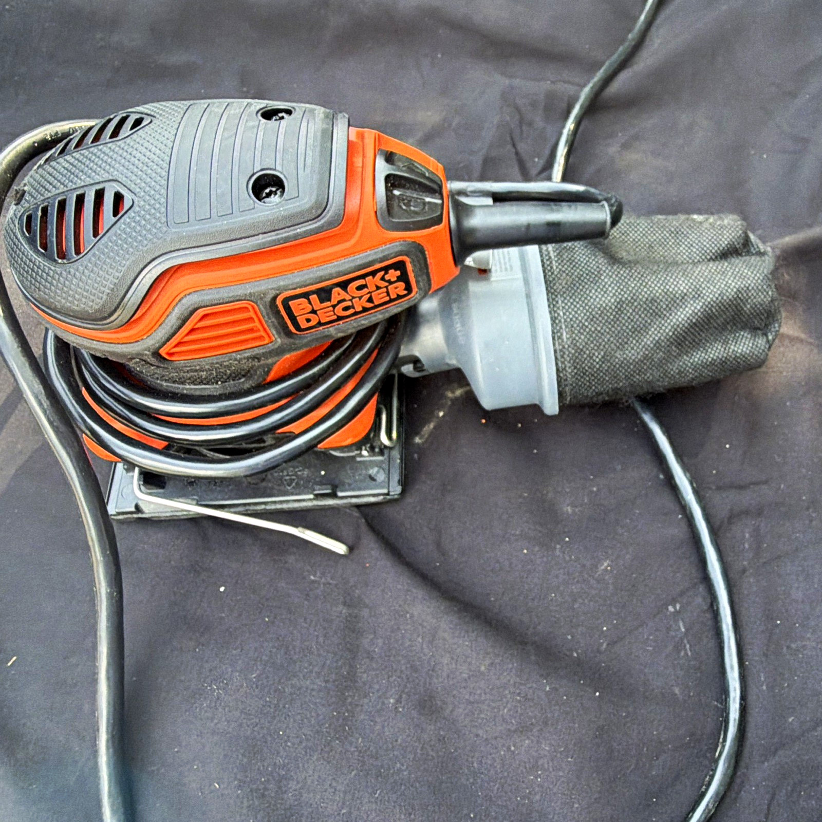 BLACK+DECKER BDERO100 Corded Detail Sander w/ Triangular Pad & Dust Bag