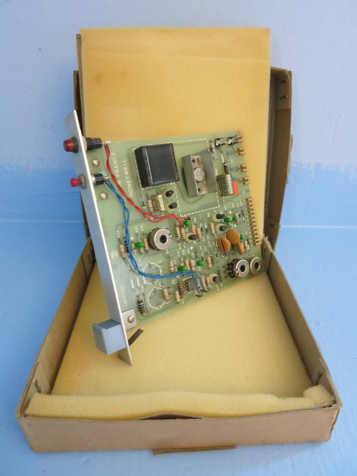 NEW Scragg 46177303 / 46177302 w Gated 40503 RCA Sprague 46177100 PLC Honeywell