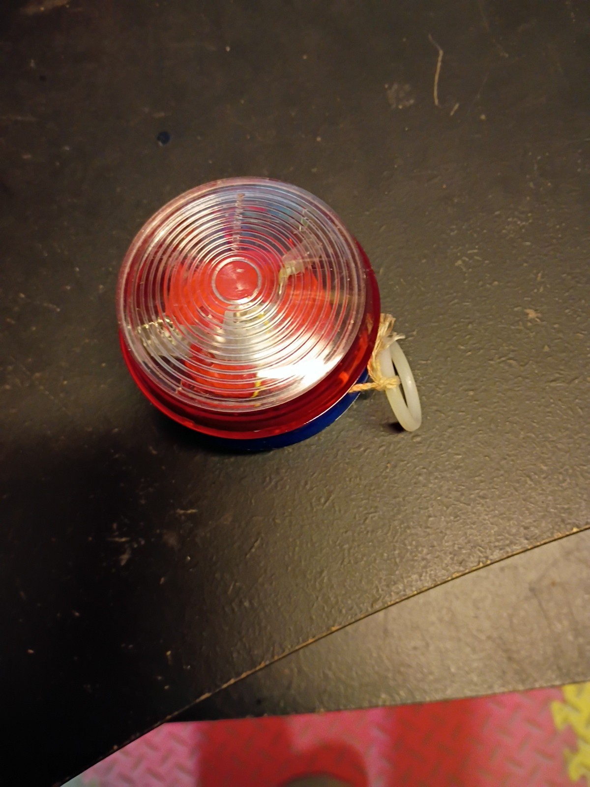 Vintage Light Up Yo-Yo, Red / Blue