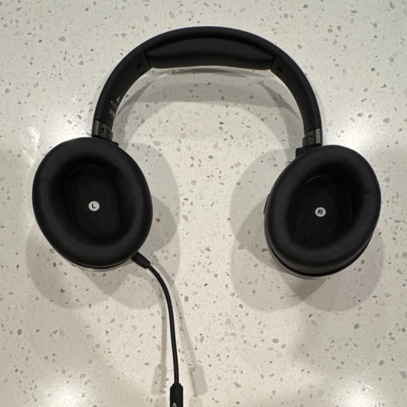 HyperX Cloud Orbit S Wireless gaming headset (Head tracking technology)