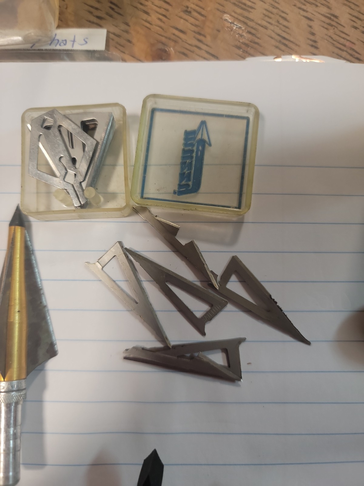 Arrow Head Assortment And Extra Blades And Tips