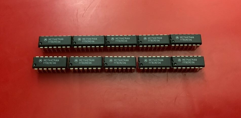 10x MC74HC14AN MOTOROLA 74HC14AN IC INVERTER HEX SCHMITT 14 PIN DIP