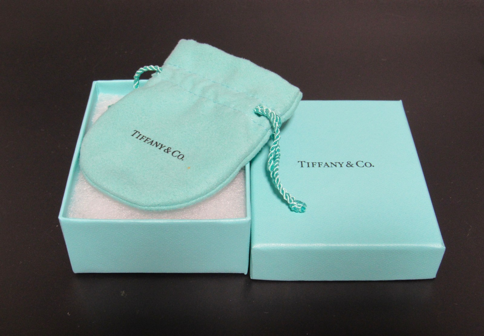 TIFANNY CO EMPTY 3.75"X 3" X 1.5" GIFT BOX / POUCH 2PC SET
