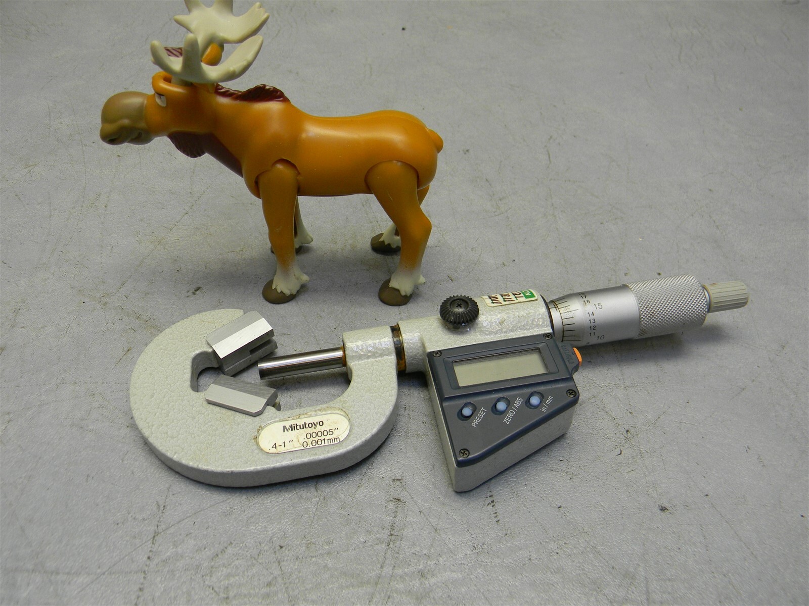 Mitutoyo 314-712-30 V-Anvil Digital Micrometer .4-1"