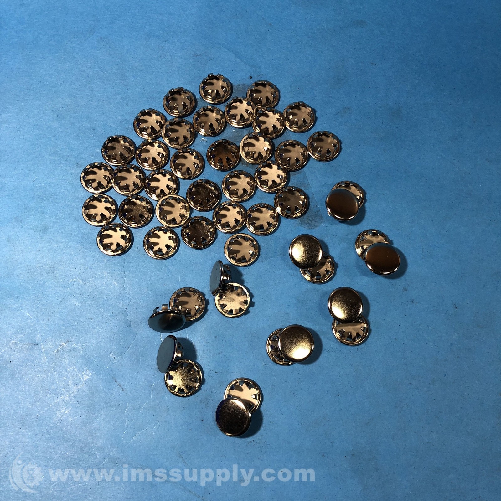 McMaster-Carr 9563K65 Box of 50 Metal Snap-in Panel Plugs FNOB