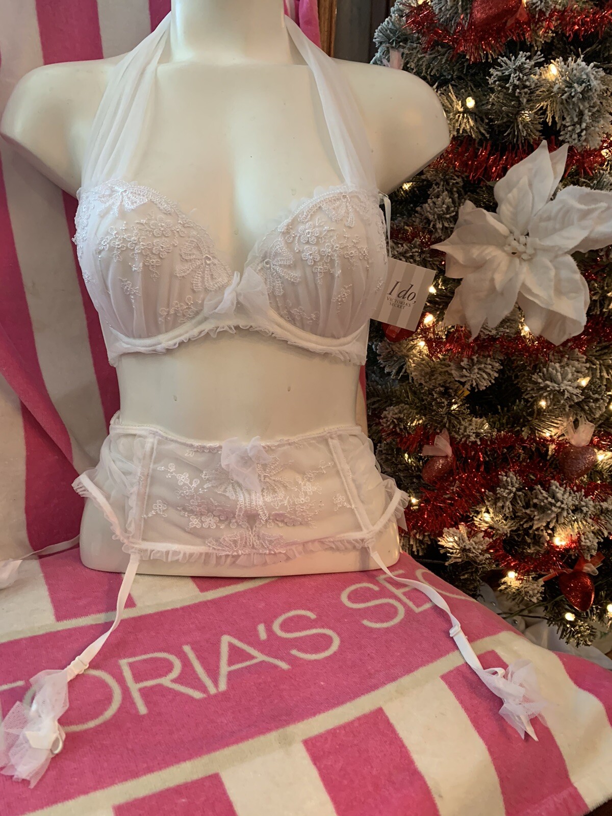 Victoria’s Secret I DO Embroidered Dream Angels Bridal 32D Demi Bra M/L Garter