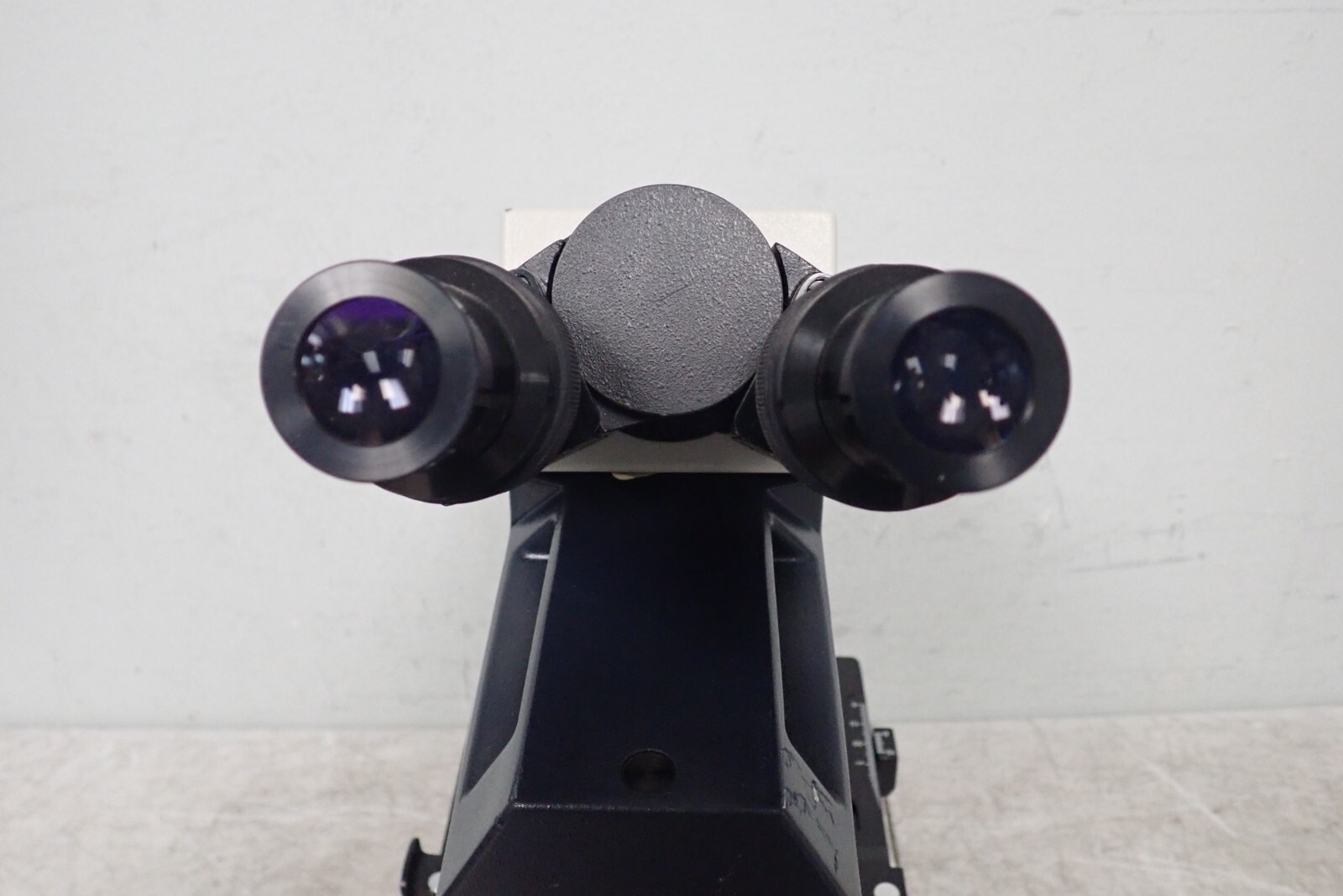 Leica ATC 2000 Binocular Microscope with 4x, 40x Achrom Objectives