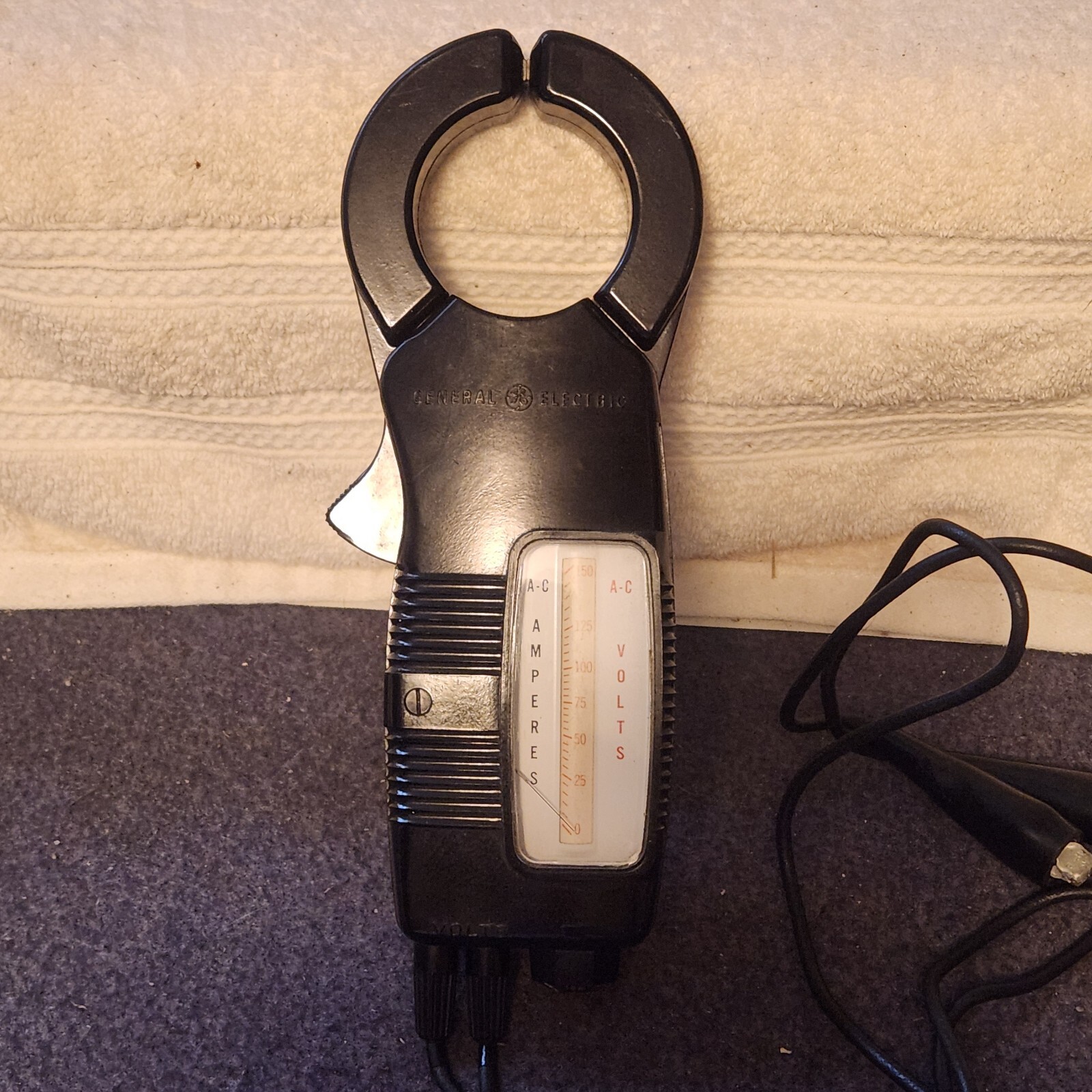General Electric  Hook-On Volt-Ammeter, Box And Instructions AK-5