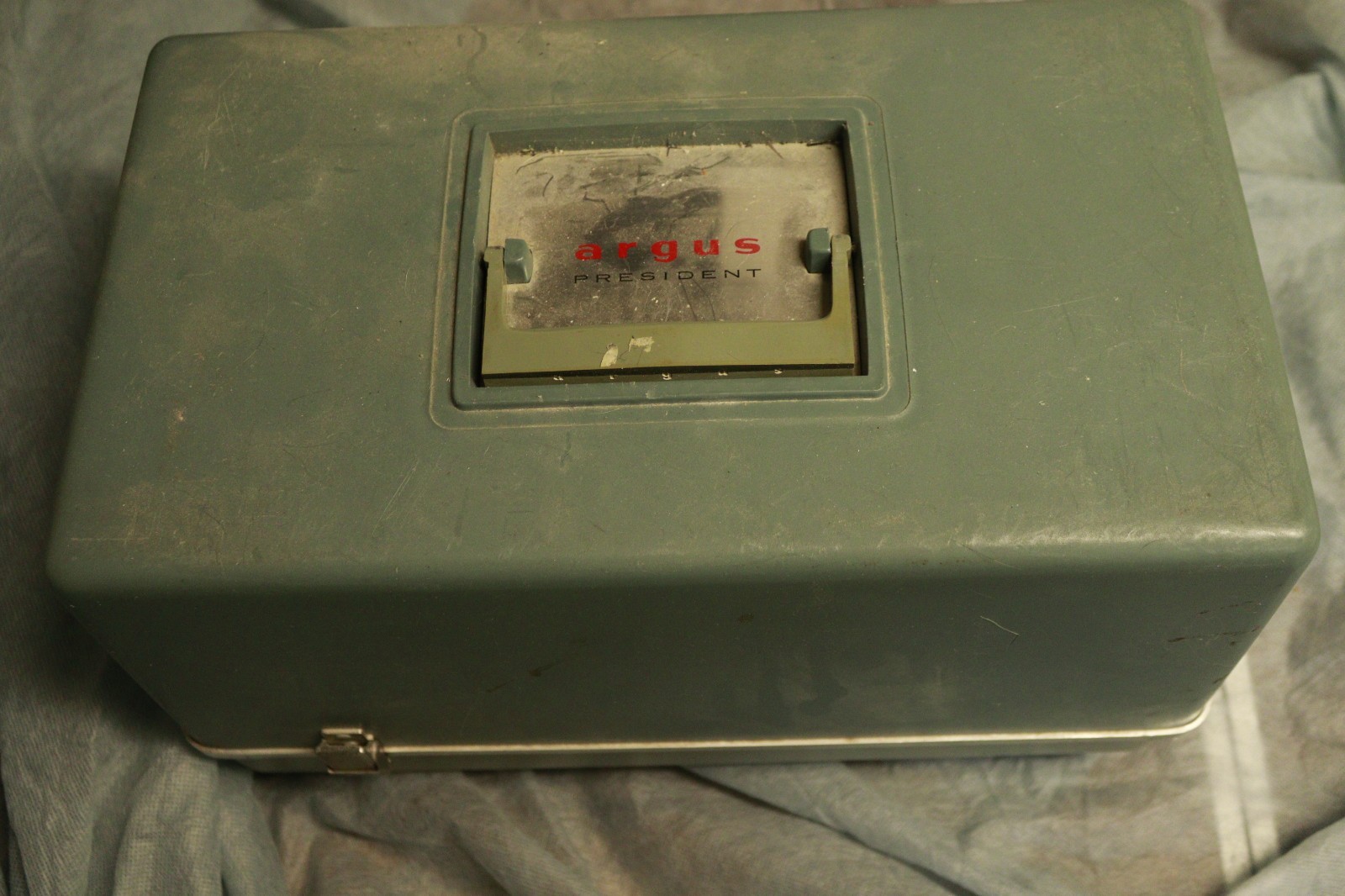 1962 Argus President 526 Vintage 35mm Slide Projector w/ Remote Cord