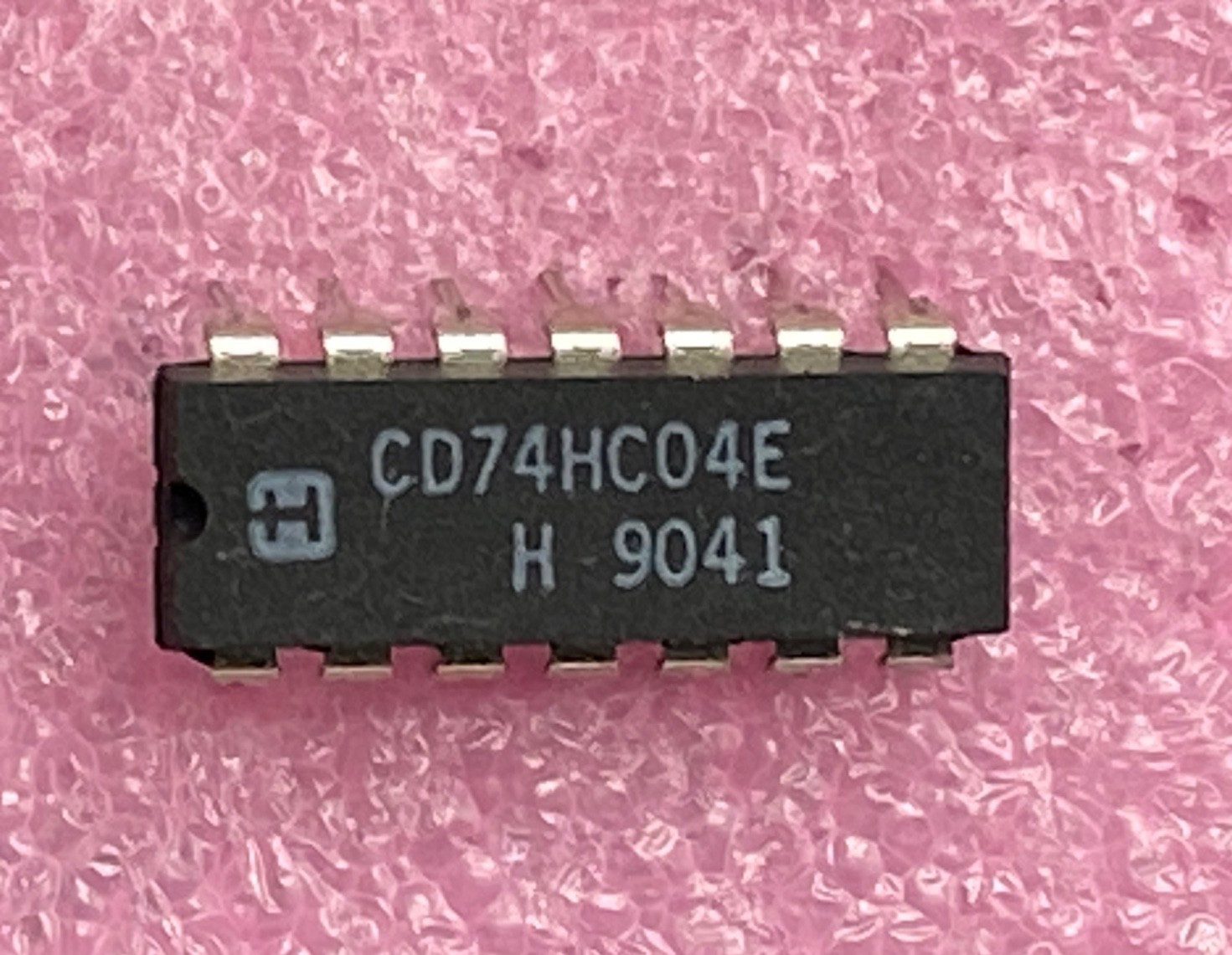 Harris CD74HC04E 6-independent inverters Integrated Circuit