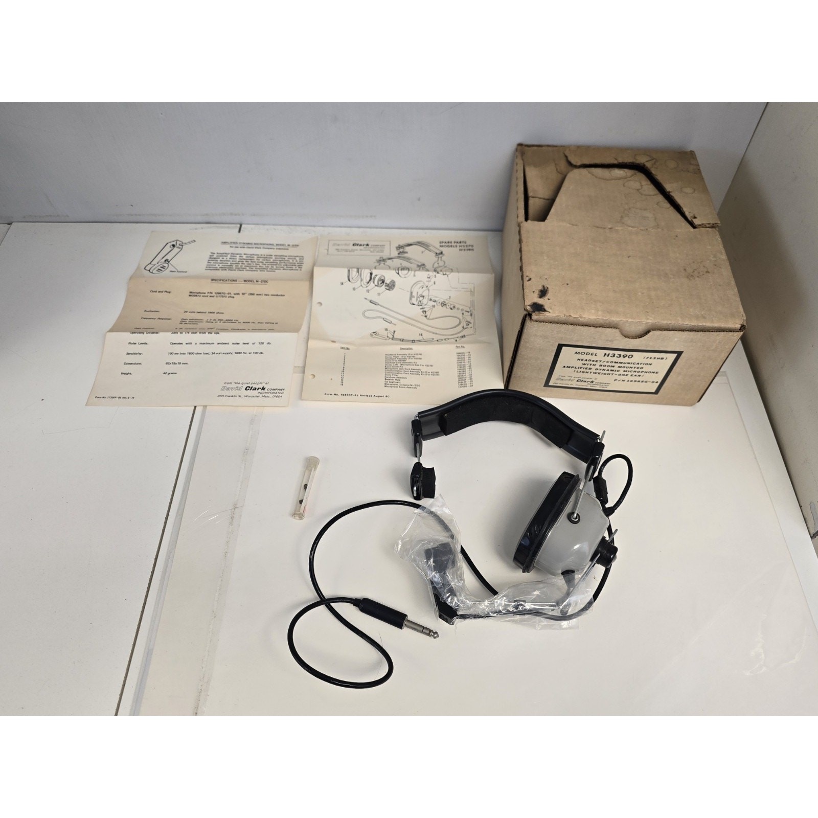 DAVID CLARK Model H3390  Aviation Headset with M2 Microphone New in Box