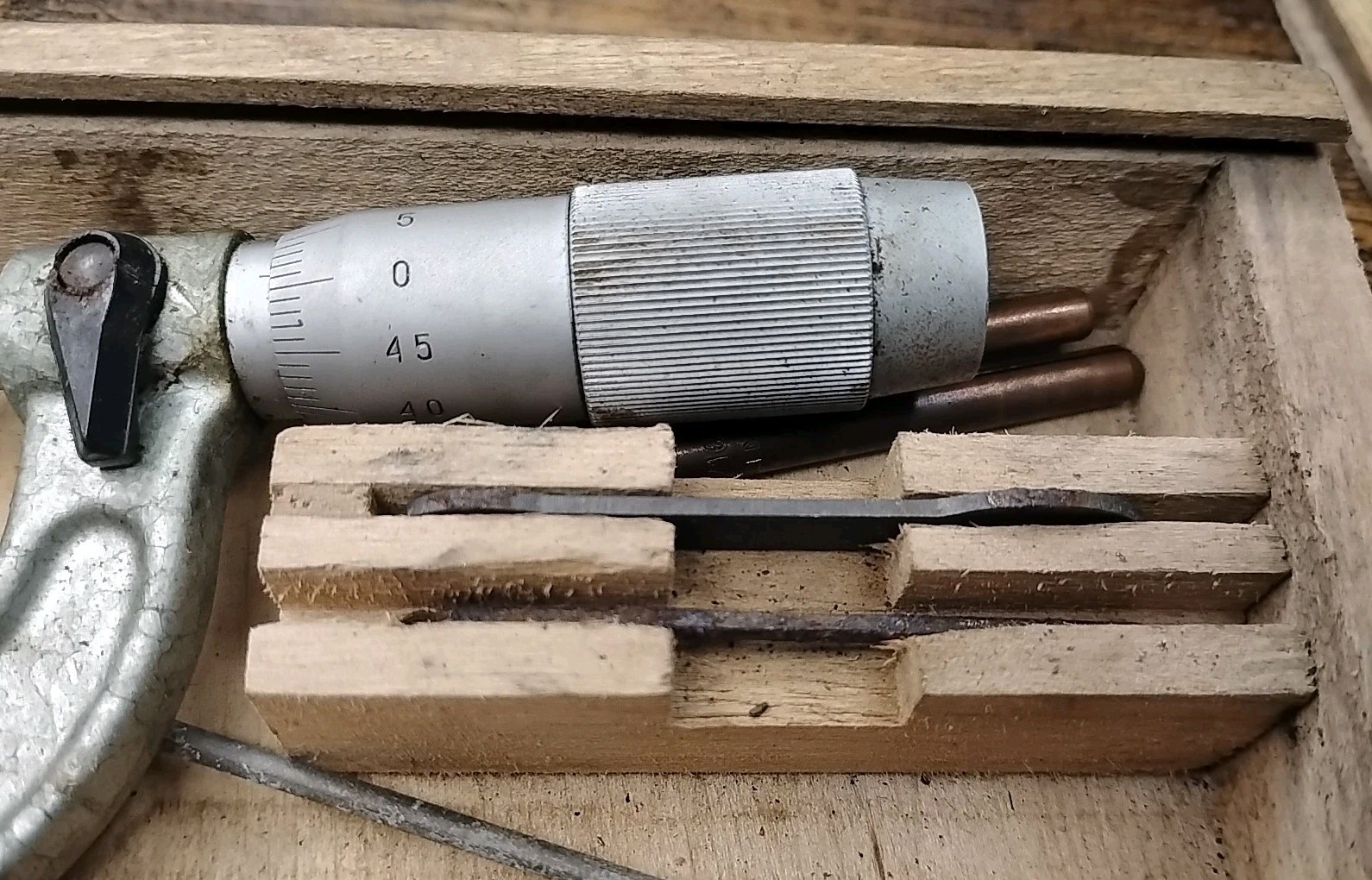 Vintage VIS Micrometer With Wooden Case Box