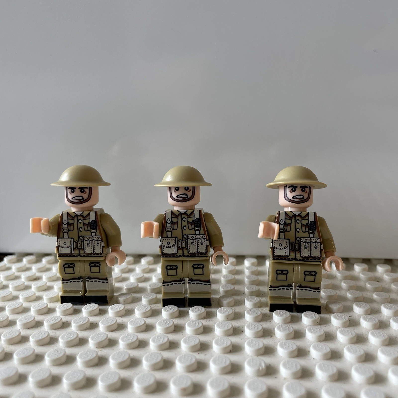 MOC LEGO Mini figures World War II British Army Infantrymen Lot Of 3 With Helmet