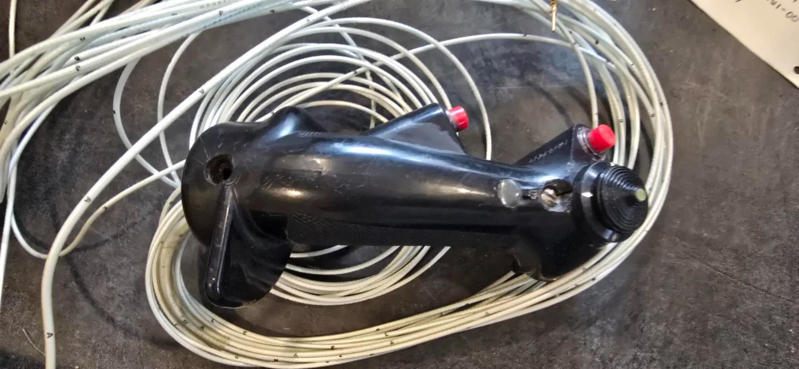 GUARDIAN ELECTRIC MANUFACTURING GRIP ASS YA218-960961-00 1680-01-291-9507 CH46