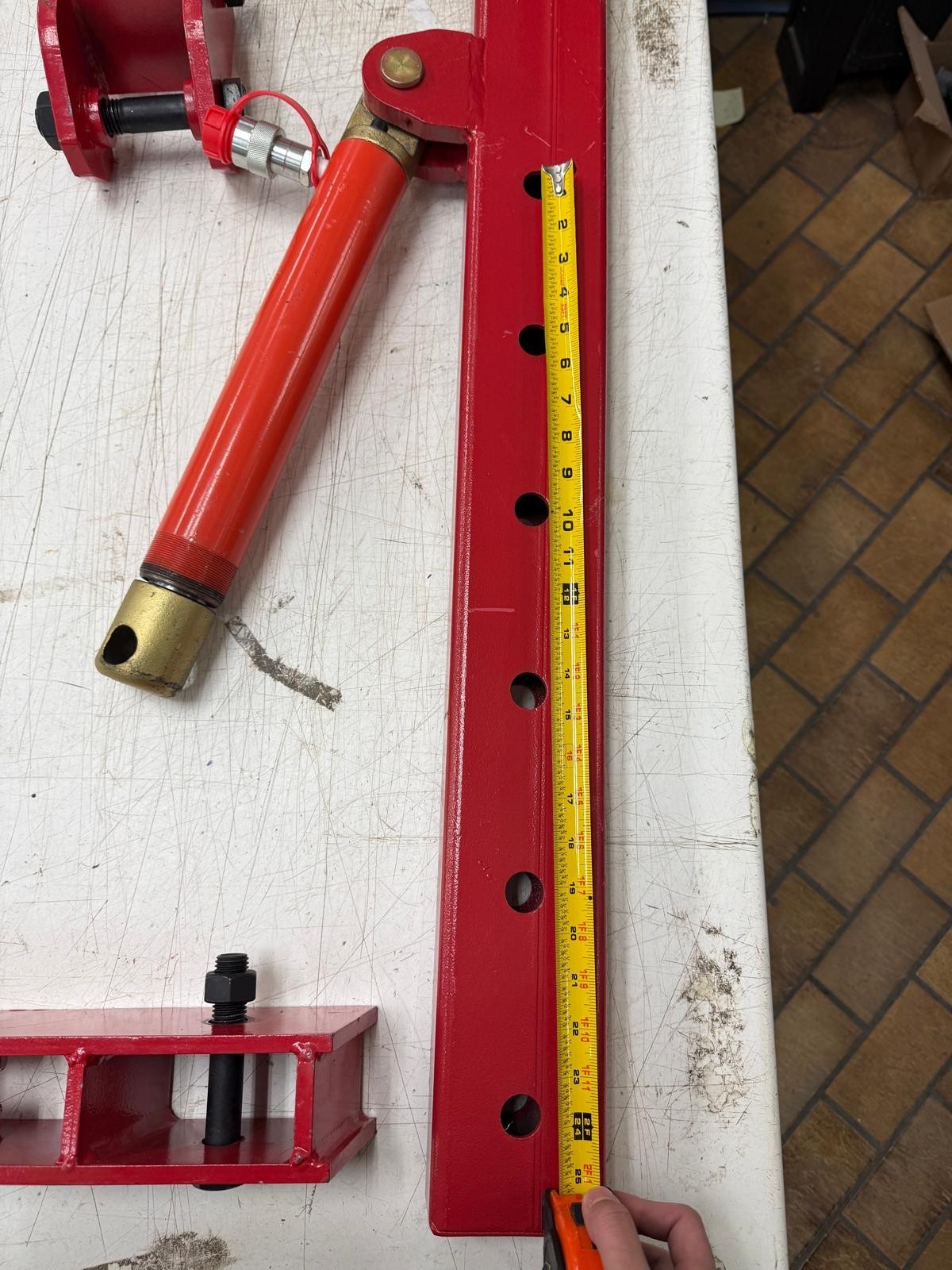 Roof bar attachment with Hydraulic Cylinder for frame puller frame machine