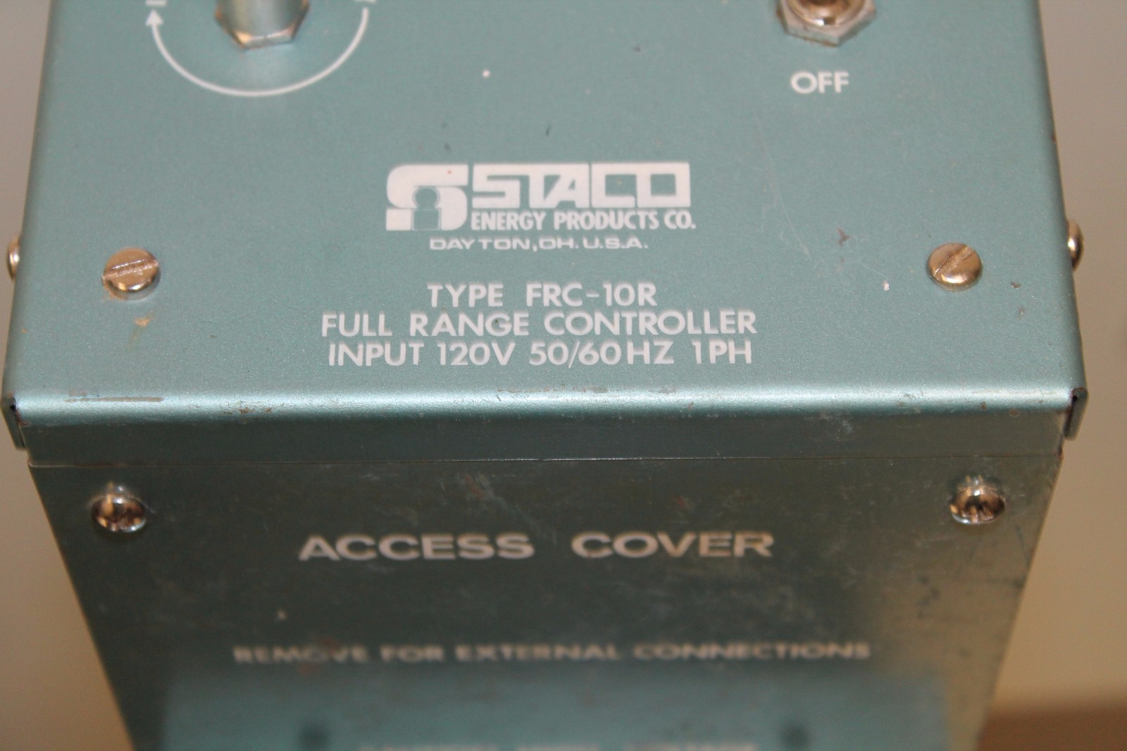 Staco Type FRC10R Full Range Controller 120V Input 1 Phase Blue