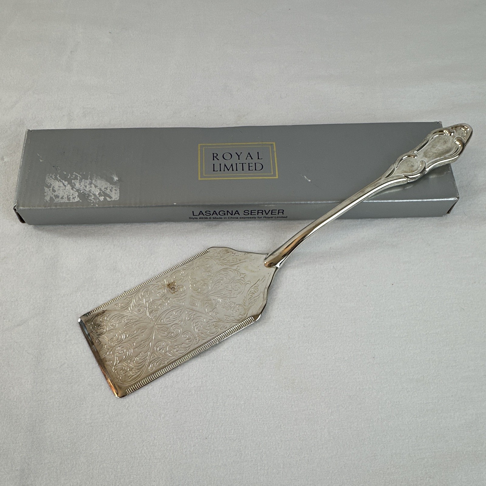 Royal Limited Silverplate Lasagna Server 838-8 Ornate Handle Glossy Finish