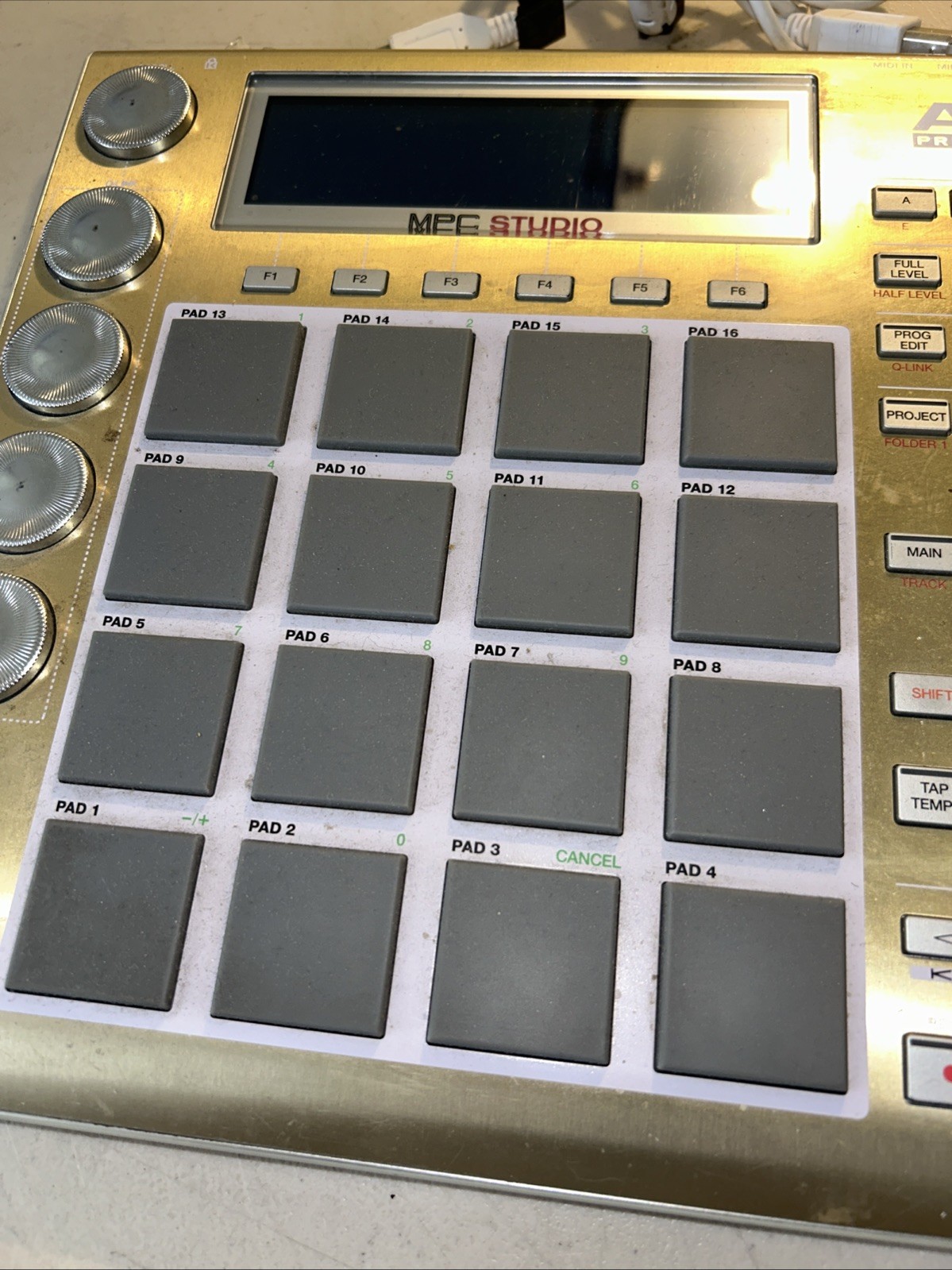 Akai Professional MPC Studio GOLD Sampler Drum Machine Controller PEDAL PAD