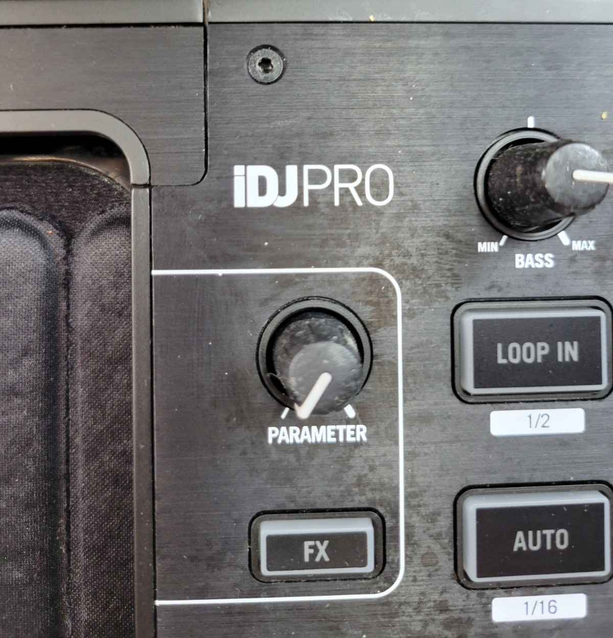 Numark iDJ Pro premium DJ controller for iPad - No laptop required - UNTESTED