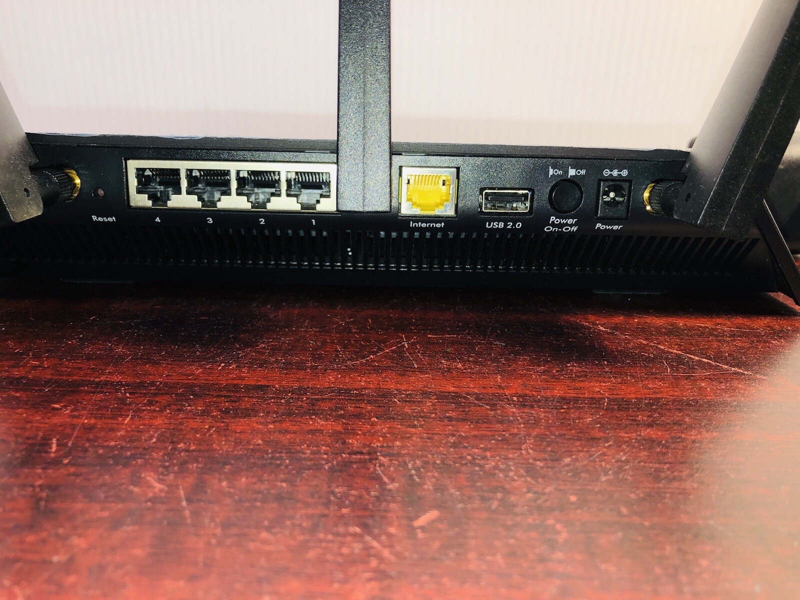 Netgear Nighthawk AC1900 Model R 7000 Wireless WiFi Router