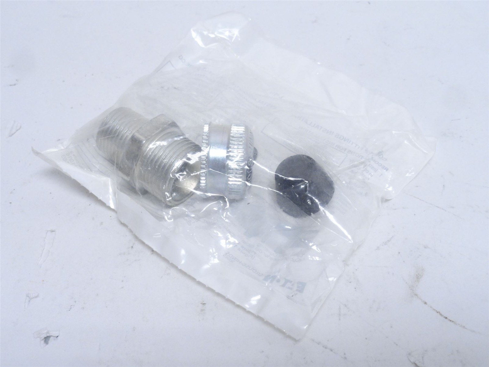 250064 Old-Stock; Crouse-Hinds CGB194 Liquid-Tight Conduit Connector Size: 1/2"