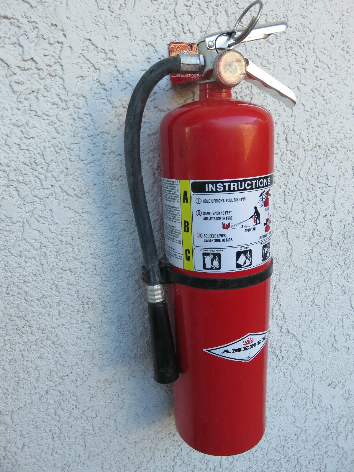 🔥🧯4-FORK STYLE WALL MOUNT 5,10, 20 lb.SIZE FIRE EXTINGUISHER (AMEREX) BRACKETS