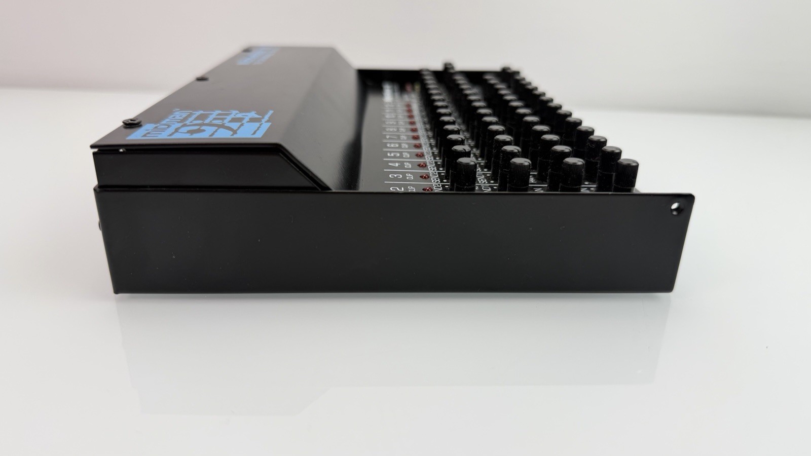 Midiman MicroMixer 18 - 18 Channel Mixer