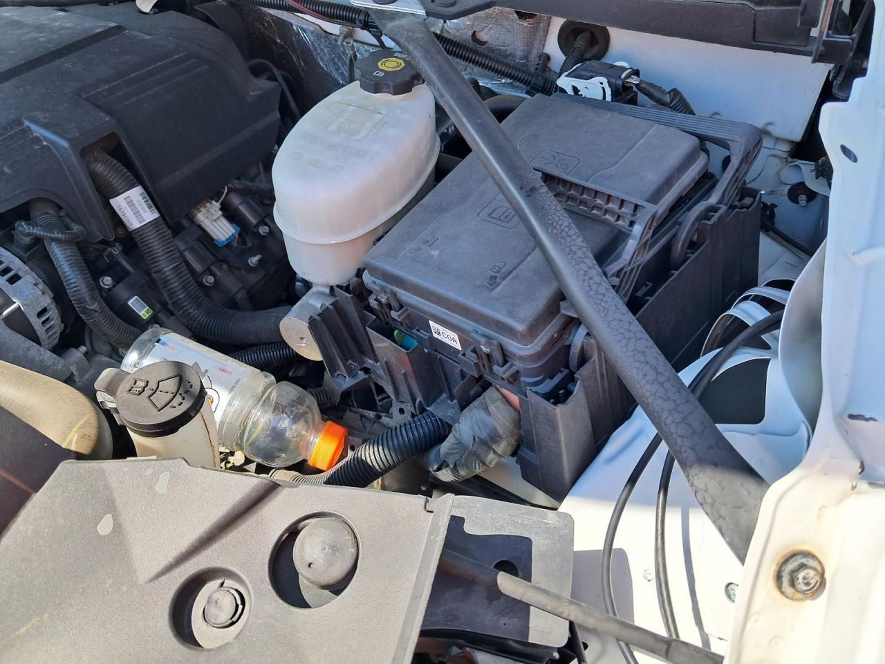 SILVRDO25 2016 Glove Box 4790542