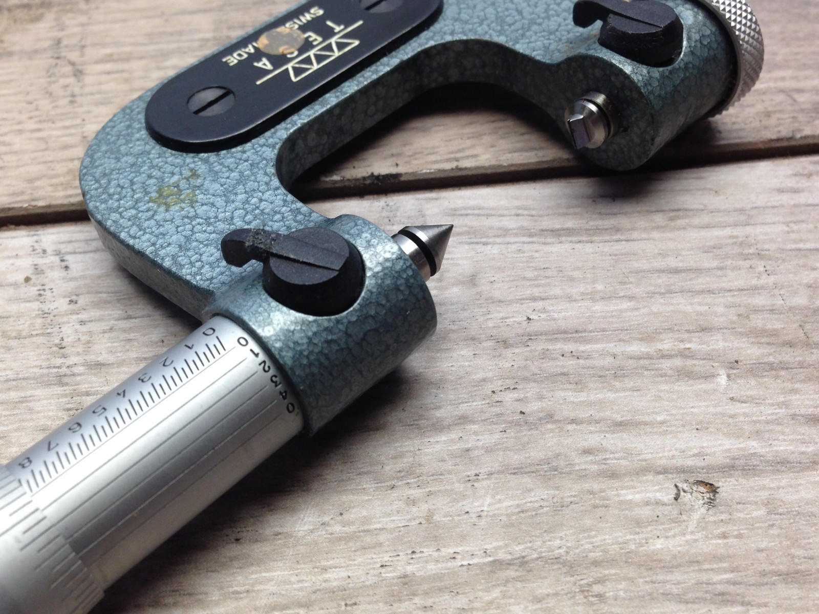 NICE SWISS TESA 0 - 1" .0001 " THREAD MICROMETER + ANVILS & CASE