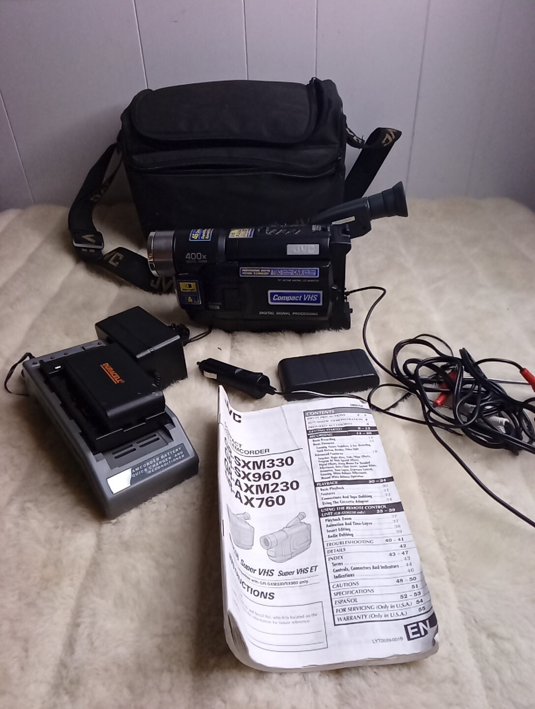 JVC GR-AXM230U 400x Zoom Camera W/ Power Supply - TURNS ON - READ