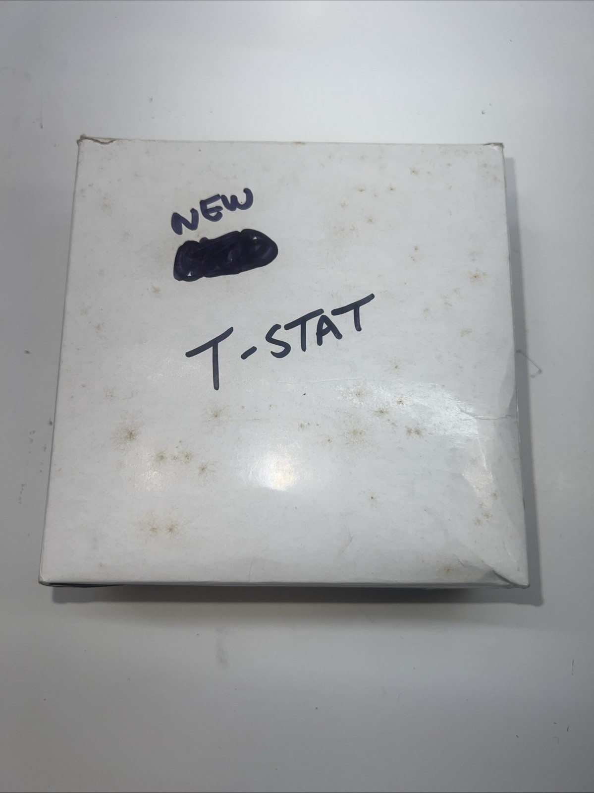 Honeywell CT1900A1008 Two-wire Single Pole/ Single Throw Electronic Thermostat