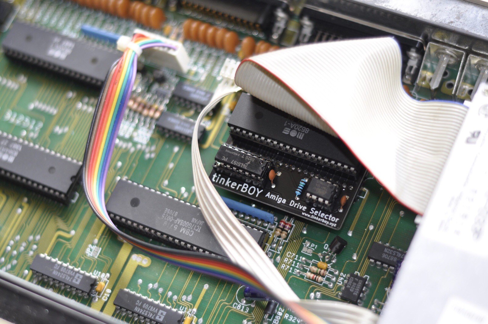 tinkerBOY Amiga Drive Selector – Switchless Boot Selector for Amiga